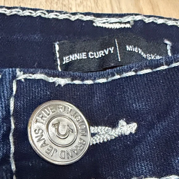 True Religion Black Skinny Jeans with Contrast White Stitching - Picture 5 of 10